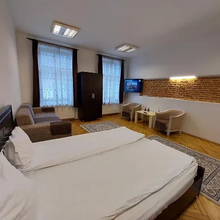 Main Square & Apartament *